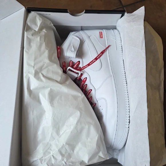 Supreme × Nike Air Force 1 Mid SP White FZ8784 100 Size 13 - Picture 2 of 7